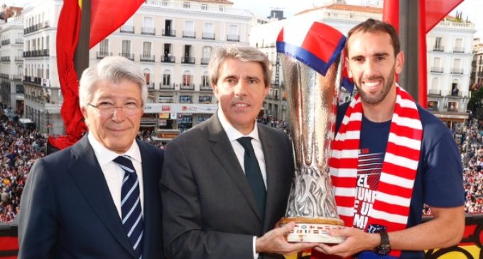 Garrido felicita a un Atlético de Madrid campeón, tras proclamarse ganador de la Europa League y de la Liga Femenina