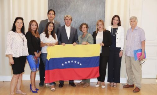 Garrido muestra el respaldo del Gobierno de la Comunidad de Madrid a los refugiados venezolanos