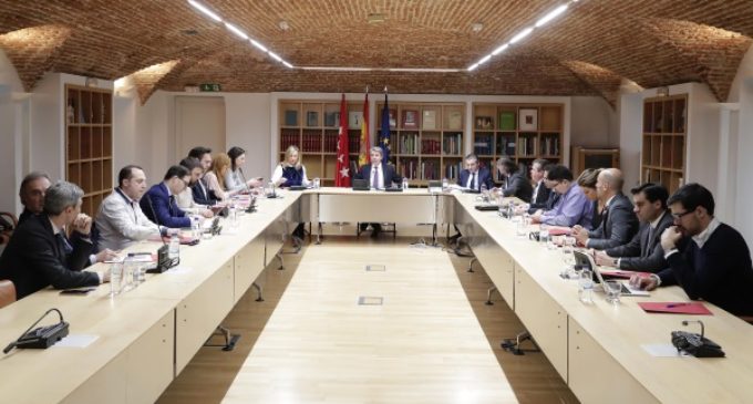Garrido se reúne con los principales representantes del sector de las VTC