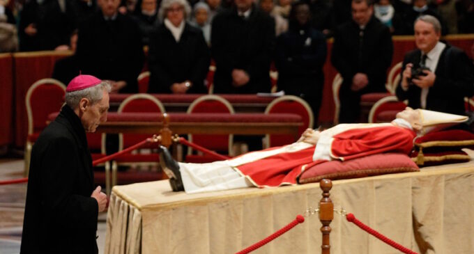 Gänswein desvela conversaciones con Benedicto XVI