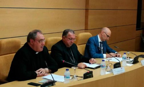 La Conferencia Episcopal lamenta que el Gobierno busque agitar «los viejos fantasmas del anticlericalismo»