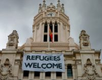 El Gobierno pide a la Iglesia que acoja a los refugiados que rechaza la izquierda