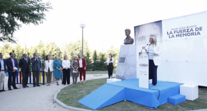 Cifuentes asiste al homenaje en memoria de Miguel Ángel Blanco y todas las víctimas del terrorismo