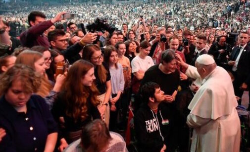 Hungría, Papa a jóvenes: Aprovechen el silencio para el encuentro, no para redes sociales