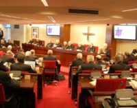 La Iglesia española revisará sus protocolos para prevenir los abusos sexuales a menores