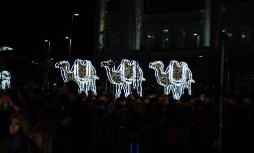 Madrid se viste de Navidad con el encendido de las luces de la reactivación