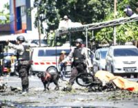 El Papa, con las víctimas de los atentados en Indonesia