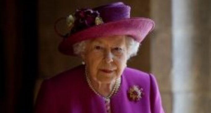 Isabel II ha muerto. El nuevo rey Carlos III de Inglaterra recuerda a su «querida madre»