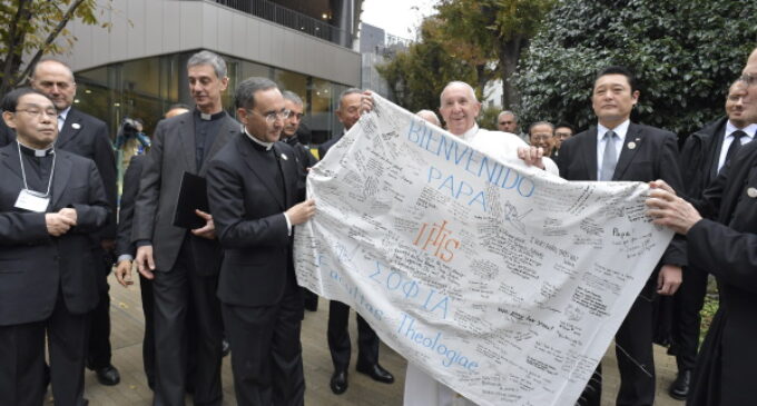 Japón: El Papa apuesta por fomentar la “reflexión” y el “discernimiento” entre profesores y estudiantes