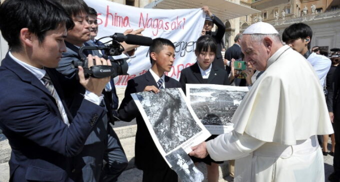 Japón: Francisco denuncia que “usar la energía atómica para la guerra es inmoral”