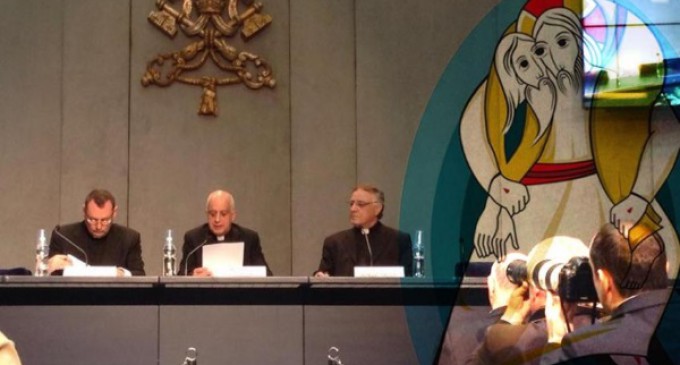 En la oficina de prensa de la Santa Sede se presentan dos iniciativas vinculadas con el Jubileo