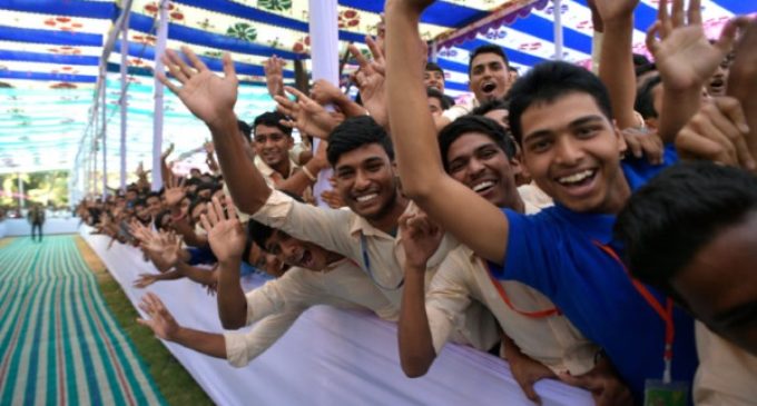 Bangladesh: “Santo Padre, los jóvenes te amamos”
