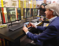 La Comunidad crea una zona interactiva de realidad virtual que permite conducir trenes con simuladores en Metro de Madrid