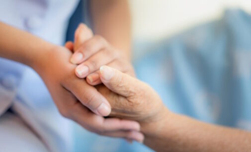 La Comunidad de Madrid abre este mes el Servicio de Atención y Apoyo a las Familias en las residencias de mayores