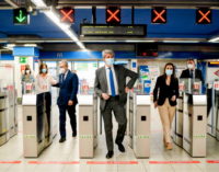 La Comunidad de Madrid adaptará a lectura fácil toda la información de servicio público de su red de Metro