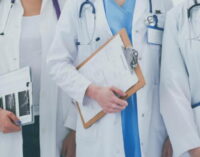 La Comunidad de Madrid aprueba con el respaldo de los sindicatos hacer fijos a más de 1.600 médicos con las condiciones que permite la Ley de Temporalidad