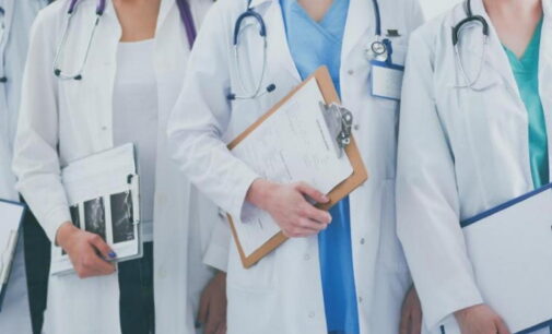 La Comunidad de Madrid avanza en el proceso para hacer fijos a 32.200 profesionales sanitarios, más del 86% de todo su personal