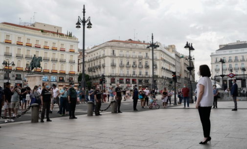 La Comunidad de Madrid dedica a Castilla-La Mancha el minuto de silencio en memoria de las víctimas del COVID-19