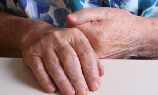 La Comunidad de Madrid destina 23 millones para la atención especializada a mayores dependientes