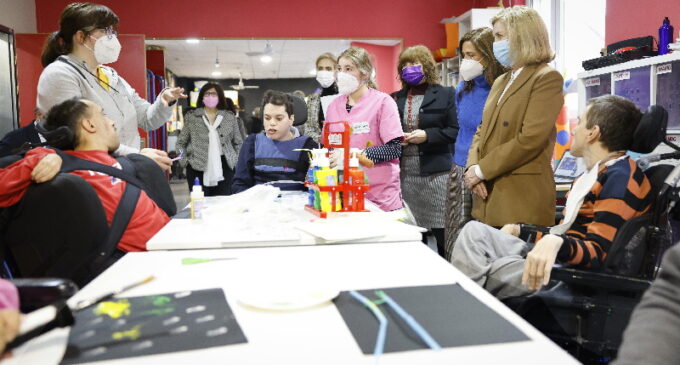 La Comunidad de Madrid dispone de más de 300 plazas gratuitas para la atención a personas con parálisis cerebral