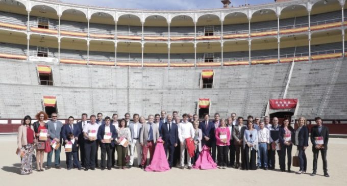 La Comunidad de Madrid firma con 34 ayuntamientos la organización de novilladas de promoción