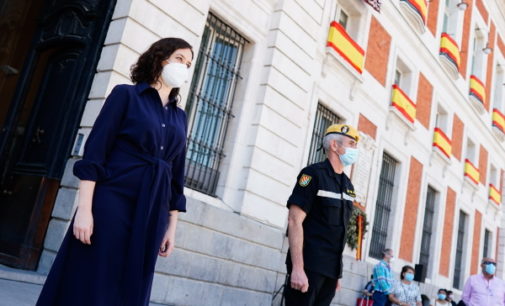 La Comunidad de Madrid homenajea a las Fuerzas Armadas en el minuto de silencio de hoy en memoria a las víctimas del COVID-19
