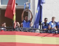 La Comunidad de Madrid homenajea al Fuenlabrada tras su ascenso a la Segunda División del fútbol español
