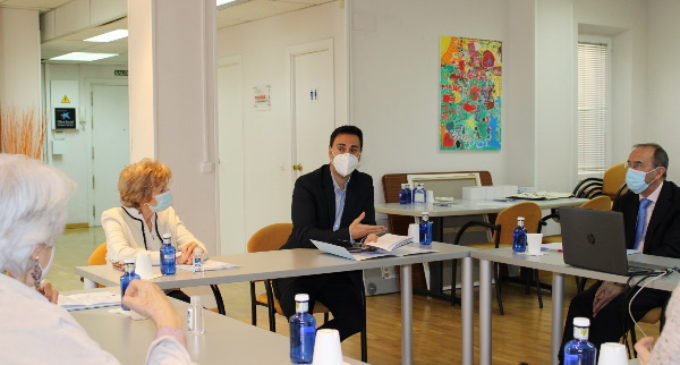 La Comunidad de Madrid inicia el programa regional para prevenir la soledad no deseada en personas mayores