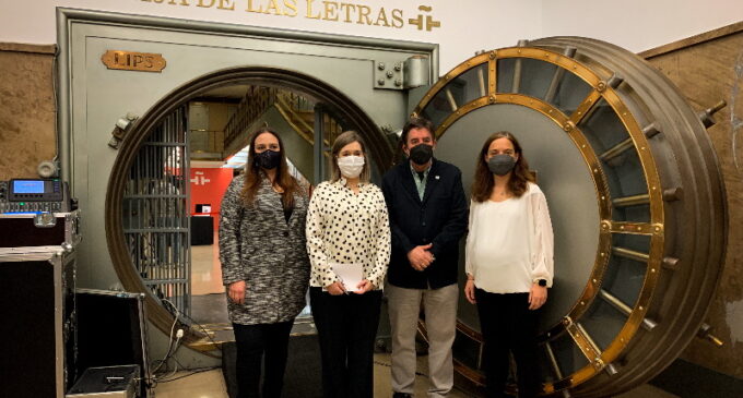La Comunidad de Madrid participa en el legado in memoriam del poeta madrileño José Hierro a la Caja de las Letras del Instituto Cervantes