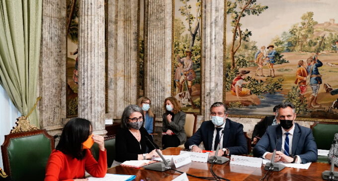 La Comunidad de Madrid refuerza su oferta de colaboración con el Ejecutivo central para facilitar la llegada de refugiados ucranianos