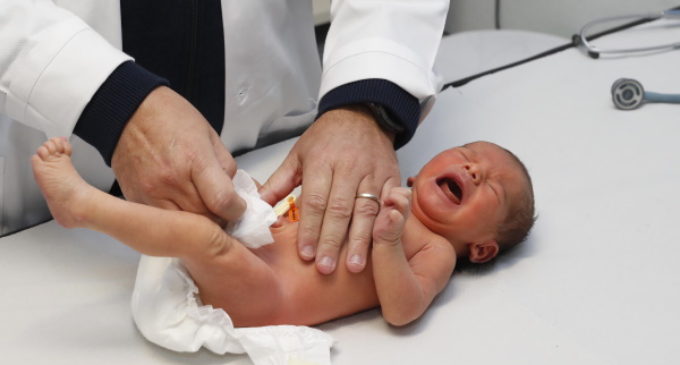La Comunidad desarrolla un programa para que el Hospital cite al recién nacido con su Centro de Salud antes del alta hospitalaria