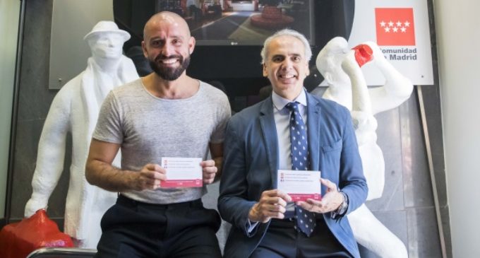 La Comunidad distribuye a turistas tarjetas traducidas al inglés y francés para que puedan informar si padecen alergias alimentarias