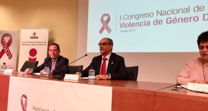 La Comunidad promueve la lucha contra la violencia de género digital entre los jóvenes desde la formación en las aulas