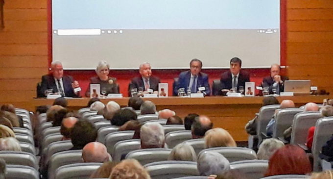 La Comunidad respalda la importante labor de los docentes con el refuerzo de su autoridad