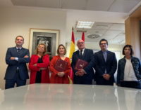 La Comunidad y CEDRO firman un acuerdo pionero sobre el pago de derechos de autor por el préstamo en las bibliotecas públicas