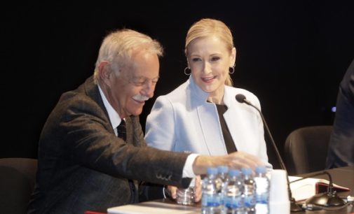 La presidenta de la Comunidad de Madrid participa en la XXI edición de la Lectura continuada del Quijote