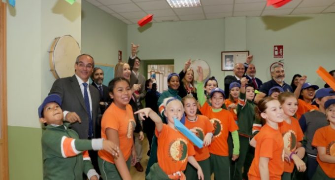 La Comunidad y la Liga luchan contra el acoso escolar a través del fútbol en los recreos y horarios extraescolares