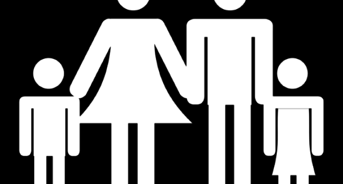 Sin familia, caos social. Hay que defenderla, procurando que haya amor, diálogo, responsabilidad y educación en valores