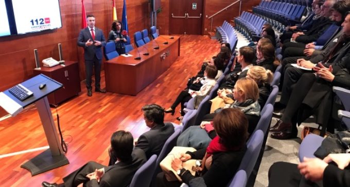 Los cónsules de la UE visitan el Centro regional de Emergencias Madrid 112