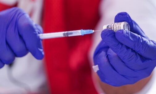 Los hospitales públicos Gregorio Marañón, Príncipe de Asturias y La Paz inician el ensayo para administrar la vacuna de Hipra como cuarta dosis