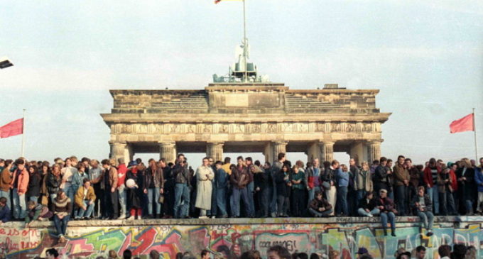 Los obispos europeos piden un «diálogo renovado» 30 años después de la caída del Muro