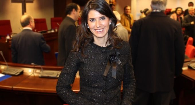 Luchó hasta la muerte por la vida de su hija, y hoy da su nombre a un premio a la maternidad