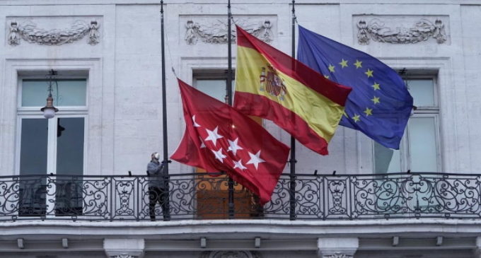 Díaz Ayuso decreta la declaración de luto oficial en la Comunidad de Madrid por los fallecidos del COVID-19