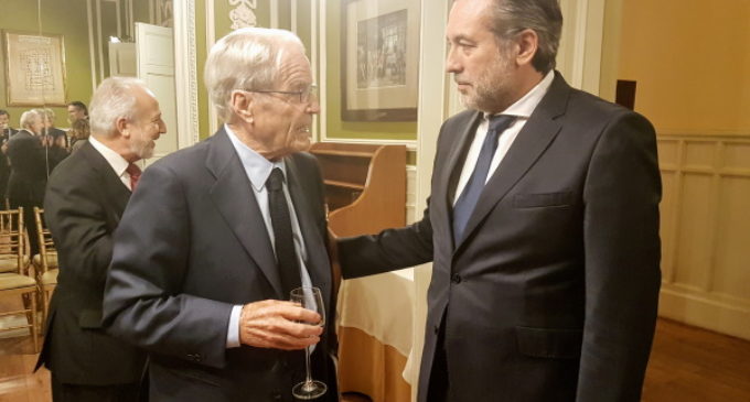López, en la entrega del premio que reconoce la figura del jurista Antonio Garrigues Walker