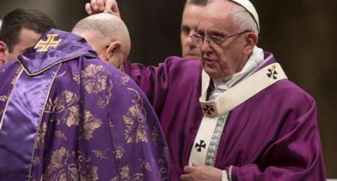 Francisco en la misa del Miércoles de Ceniza en San Pedro: Dios nos invita a dejarnos perdonar con confianza