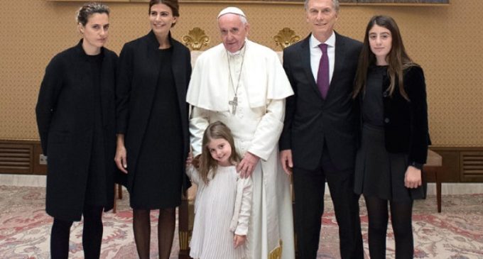 El Papa conversa con el presidente Macri sobre lucha a la pobreza y cultura del encuentro