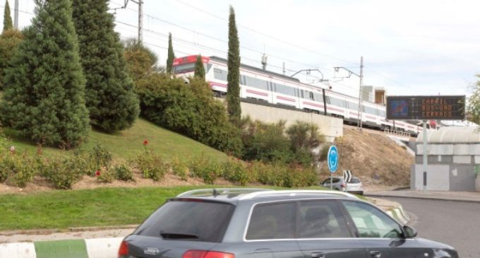 El Ayuntamiento estudia alternativas para mejorar el tráfico en la rotonda de la estación