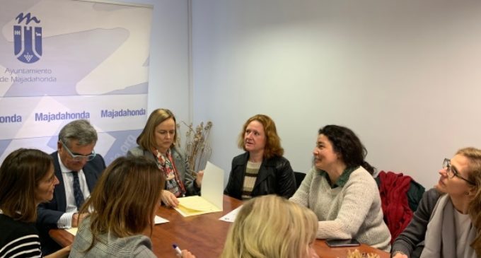 Acuerdo para la financiación de los servicios de ampliación horaria y auxiliares de educación in-fantil en los colegios de Majadahonda