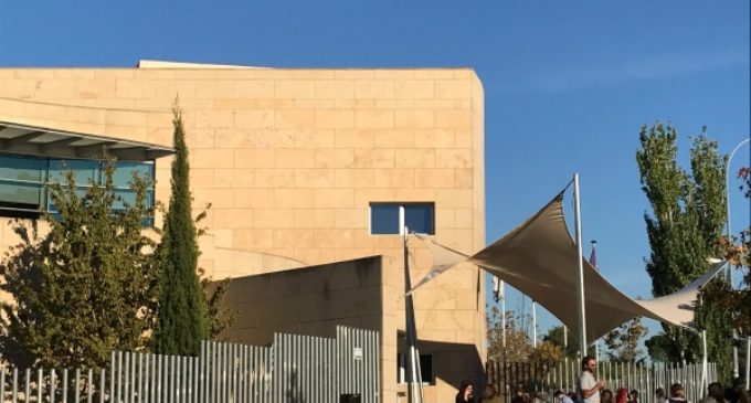 Más comodidad para los usuarios en el exterior de la Biblioteca Francisco Umbral