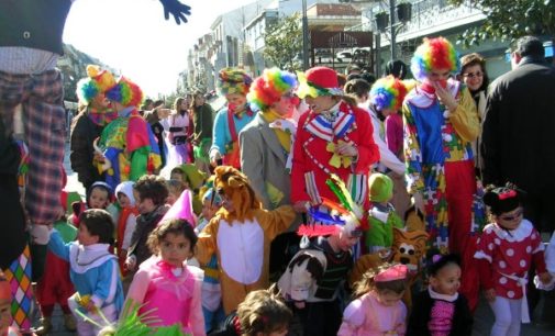 Concurso infantil de disfraces, un espectáculo de pompas y pasacalles para que los niños celebren el Carnaval